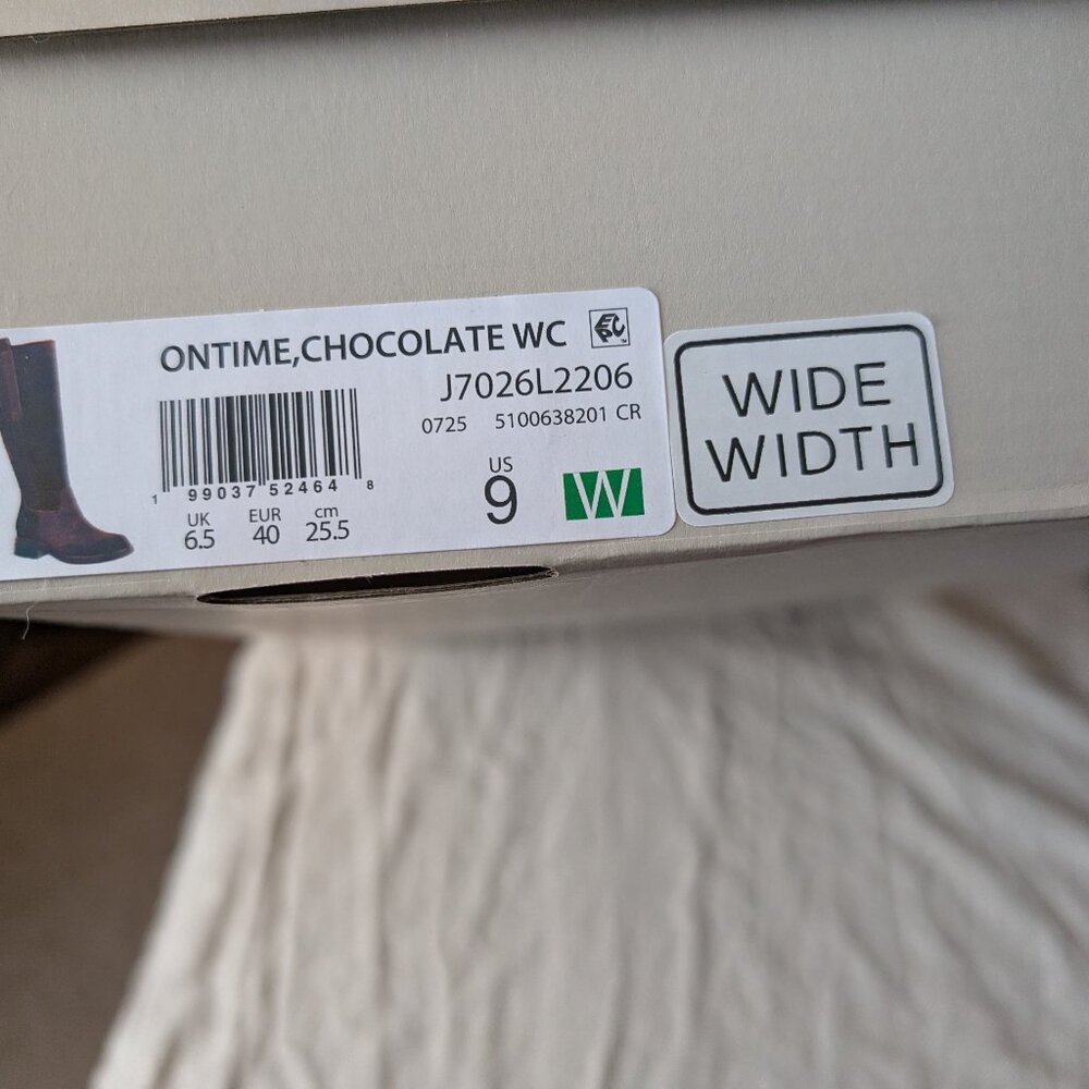 Naturalizer OnTime Knee High (Wide Calf), Chocolate Brown Suede Size 9 Wide - Picture 3 of 7